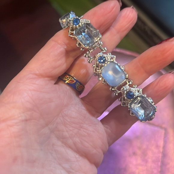 Two vintage 5 1/2” bracelets - will only fit small wrist - Picture 6 of 6